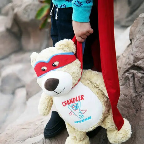 Kuscheltier Cubbies Bär Superheld