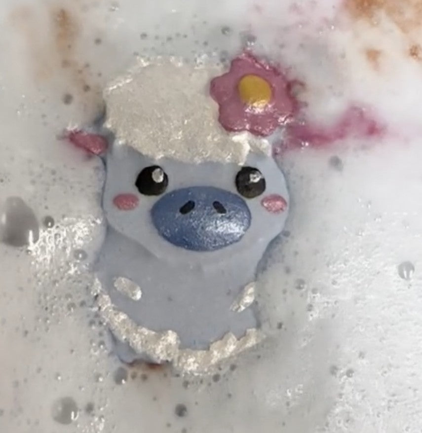 Badekugel handgemacht Hochlandrind mit Blume