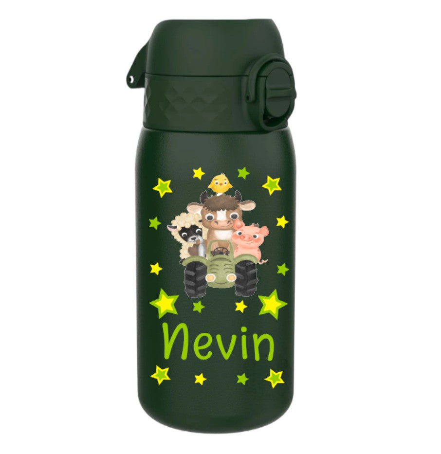 trinkflasche, trinkflasche kinder, trinkflasche kinder edelstahl, trinkflasche kinder edelstahl personalisiert, trinkflasche kinder ohne plastik, trinkflasche personalisiert, trinkflasche kinder personalisiert, trinkflasche junge, trinkflasche junge personalisiert, trinkflasche kinder auslaufsicher, kindergarten, schule, spielgruppe, trinkflasche bedruckt, trinkflasche beschriftet, trinkflasche mit bauernhoftiere, trinkflasche kinder dunkelgrün