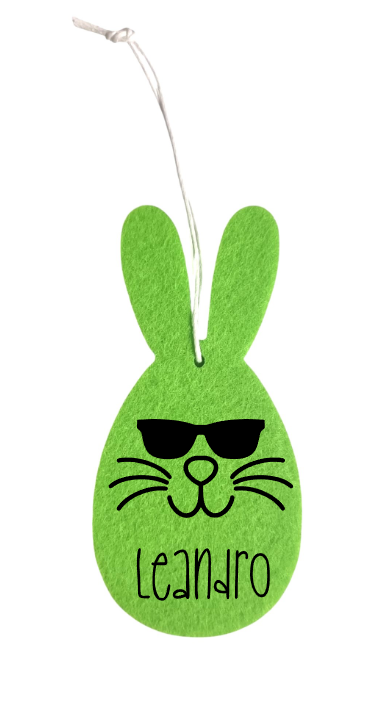 Osterhase mit Sonnenbrille aus Filz personalisierbar