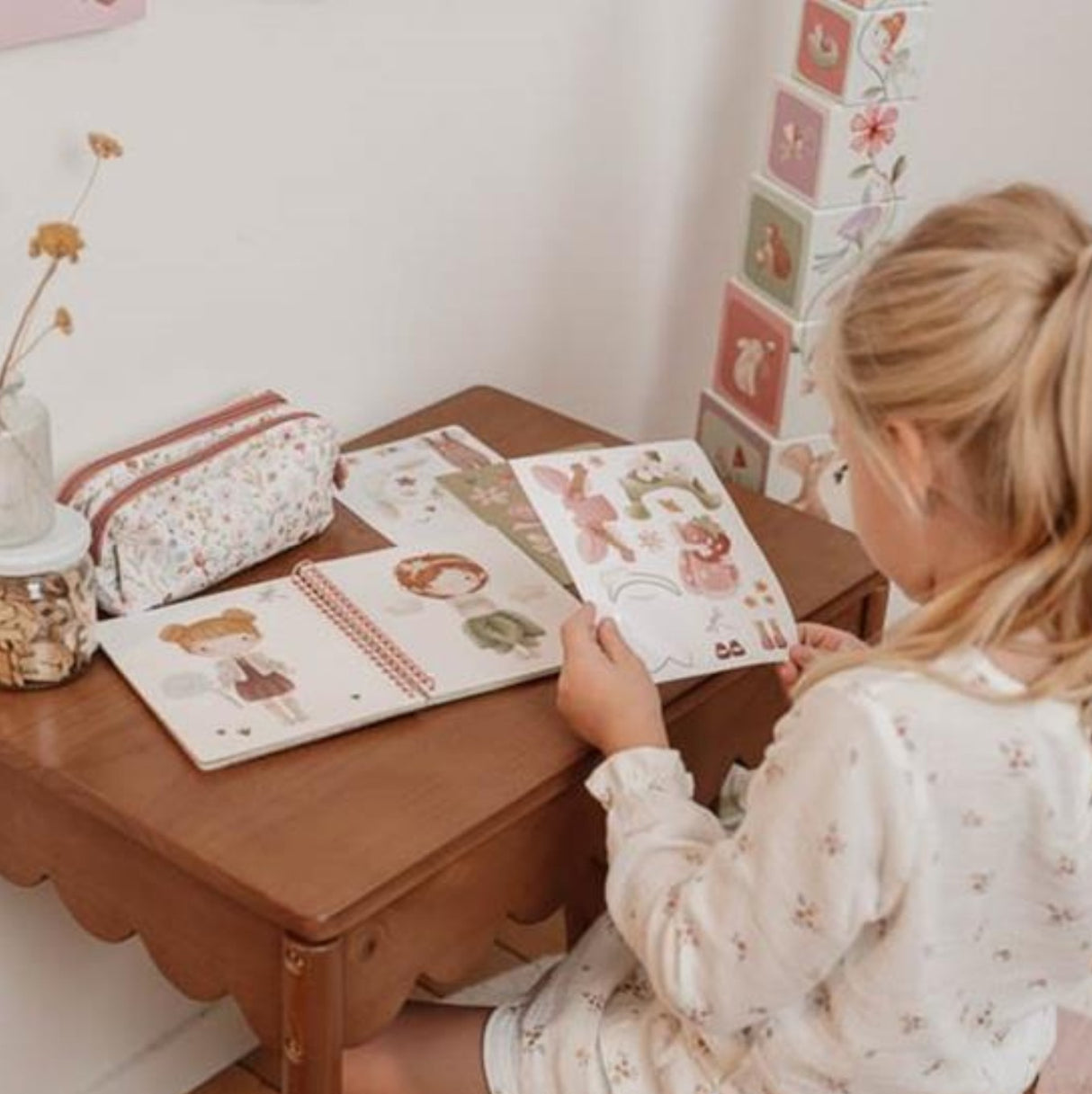 Anziehbuch Fairy Garden