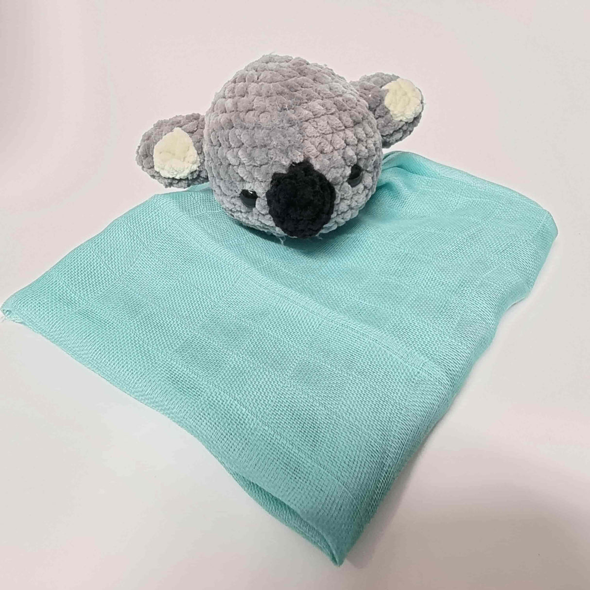 Nuscheli mit Häkeltier Koala