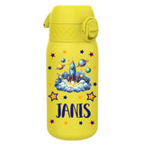 trinkflasche, trinkflasche kinder, trinkflasche kinder edelstahl, trinkflasche kinder edelstahl personalisiert, trinkflasche kinder ohne plastik, trinkflasche personalisiert, trinkflasche kinder personalisiert, trinkflasche junge, trinkflasche junge personalisiert, trinkflasche kinder auslaufsicher, kindergarten, schule, spielgruppe, trinkflasche bedruckt, trinkflasche beschriftet, trinkflasche mit rakete, trinkflasche kinder gelb
