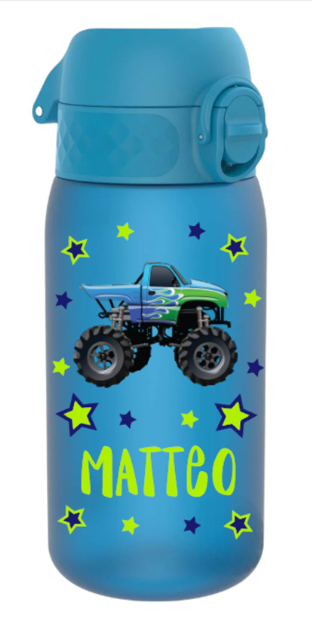 trinkflasche kinder, trinkflasche kinder personalisiert, trinkflasche kinder mit name, trinkflasche kinder auslaufsicher, trinkflasche kinder leicht, trinkflasche kinder blau, trinkflasche kinder bedruckt, trinkflasche kinder beschriftet, trinkflasche, trinkflasche junge,trinkflasche personalisiert, trinkflasche kaufen, trinkflasche kinder unterwegs, trinkflasche kinder kindergarten, trinkflasche kinder ohne strohhalm, trinkflasche kinder ab 3 Jahren, trinkflasche kinder kaufen, trinkflasche monstertruck