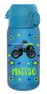 trinkflasche kinder, trinkflasche kinder personalisiert, trinkflasche kinder mit name, trinkflasche kinder auslaufsicher, trinkflasche kinder leicht, trinkflasche kinder blau, trinkflasche kinder bedruckt, trinkflasche kinder beschriftet, trinkflasche, trinkflasche junge,trinkflasche personalisiert, trinkflasche kaufen, trinkflasche kinder unterwegs, trinkflasche kinder kindergarten, trinkflasche kinder ohne strohhalm, trinkflasche kinder ab 3 Jahren, trinkflasche kinder kaufen, trinkflasche monstertruck