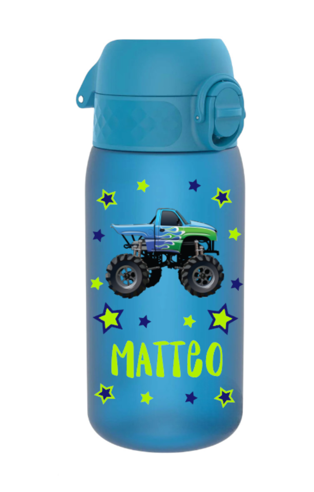 trinkflasche kinder, trinkflasche kinder personalisiert, trinkflasche kinder mit name, trinkflasche kinder auslaufsicher, trinkflasche kinder leicht, trinkflasche kinder blau, trinkflasche kinder bedruckt, trinkflasche kinder beschriftet, trinkflasche, trinkflasche junge,trinkflasche personalisiert, trinkflasche kaufen, trinkflasche kinder unterwegs, trinkflasche kinder kindergarten, trinkflasche kinder ohne strohhalm, trinkflasche kinder ab 3 Jahren, trinkflasche kinder kaufen, trinkflasche monstertruck