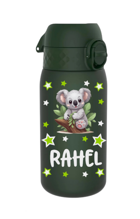 trinkflasche kinder, trinkflasche kinder personalisiert, trinkflasche kinder mit name, trinkflasche kinder auslaufsicher, trinkflasche kinder leicht, trinkflasche kinder dunkelgrün,trinkflasche kinder bedruckt, trinkflasche kinder beschriftet, trinkflasche, trinkflasche mädchen,trinkflasche personalisiert, trinkflasche kaufen, trinkflasche kinder unterwegs, trinkflasche kinder kindergarten, trinkflasche kinder ohne strohhalm, trinkflasche kinder ab 3 Jahren, trinkflasche kinder kaufen, trinkflasche koala