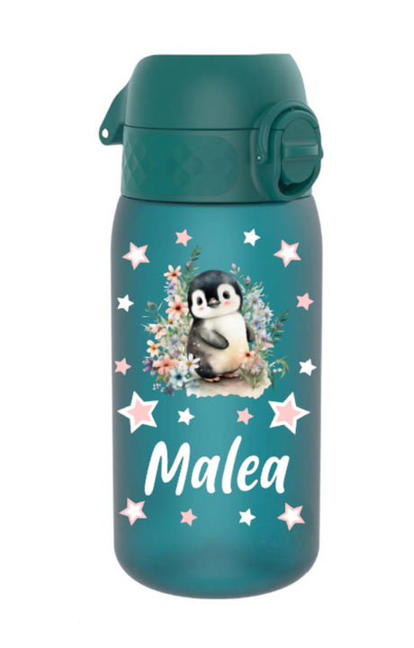 trinkflasche kinder, trinkflasche kinder personalisiert, trinkflasche kinder mit name, trinkflasche kinder auslaufsicher, trinkflasche kinder leicht, trinkflasche kinder türkis,trinkflasche kinder bedruckt, trinkflasche kinder beschriftet, trinkflasche, trinkflasche mädchen,trinkflasche personalisiert, trinkflasche kaufen, trinkflasche kinder unterwegs, trinkflasche kinder kindergarten, trinkflasche kinder ohne strohhalm, trinkflasche kinder ab 3 Jahren,trinkflasche kinder kaufen,trinkflasche pinguin