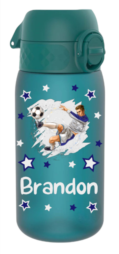 trinkflasche kinder, trinkflasche kinder personalisiert, trinkflasche kinder mit name, trinkflasche kinder auslaufsicher, trinkflasche kinder leicht, trinkflasche kinder türkis,trinkflasche kinder bedruckt, trinkflasche kinder beschriftet, trinkflasche, trinkflasche junge,trinkflasche personalisiert, trinkflasche kaufen, trinkflasche kinder unterwegs, trinkflasche kinder kindergarten, trinkflasche kinder ohne strohhalm, trinkflasche kinder ab 3 Jahren,trinkflasche kinder kaufen,trinkflasche fussball
