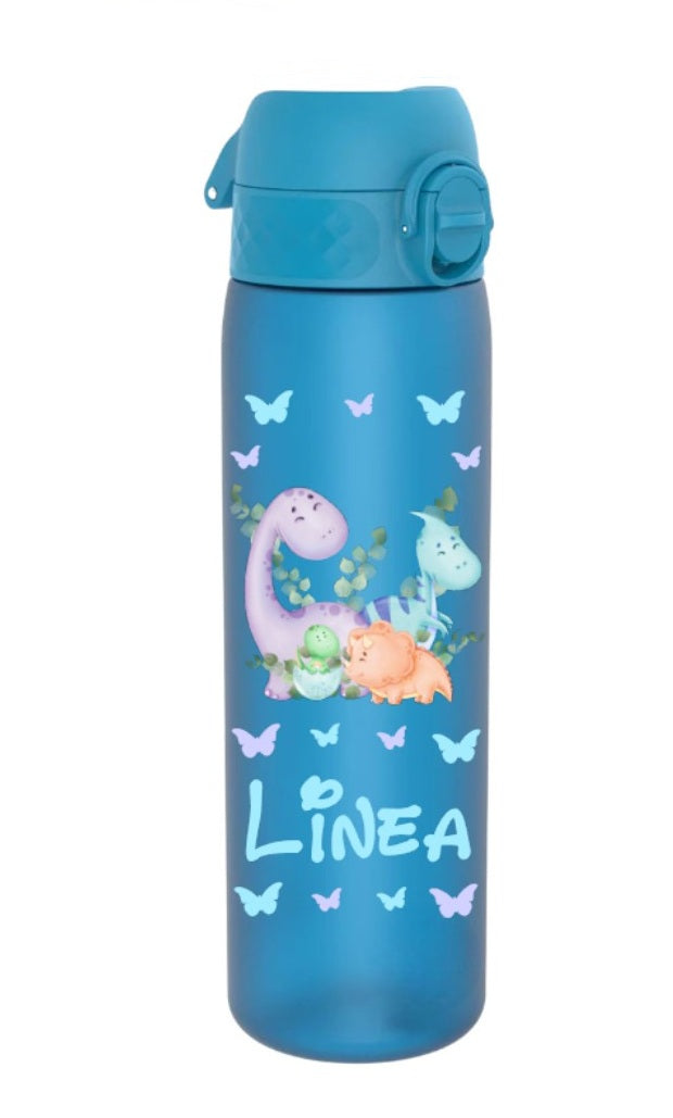 trinkflasche, trinkfasche kinder, trinkflasche personalisiert, trinkflasche bpa frei, trinkflasche sport, trinkflasche kinder personalisiert, trinkflasche auslaufsicher, wasserflasche, wasserflasche personalisiert, wasserflasche kinder, trinkflasche kinder kaufen, trinkflasche mit name, trinkflasche kinder mit name, trinkflasche blau, trinkflasche personalisiert dino, trinkflasche mädchen, trinkflasche kindergarten, trinkflasche schule, trinkflasche beschriftet, trinkflasche bedruckt, ohne strohhalm