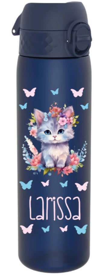 trinkflasche, trinkfasche kinder, trinkflasche personalisiert, trinkflasche bpa frei, trinkflasche sport, trinkflasche kinder personalisiert, trinkflasche auslaufsicher, wasserflasche, wasserflasche personalisiert, wasserflasche kinder, trinkflasche kinder kaufen, trinkflasche mit name, trinkflasche kinder mit name, trinkflasche dunkelblau, trinkflasche personalisiert katze, trinkflasche mädchen, trinkflasche kindergarten, trinkflasche schule, trinkflasche beschriftet, trinkflasche bedruckt, ohne strohhalm