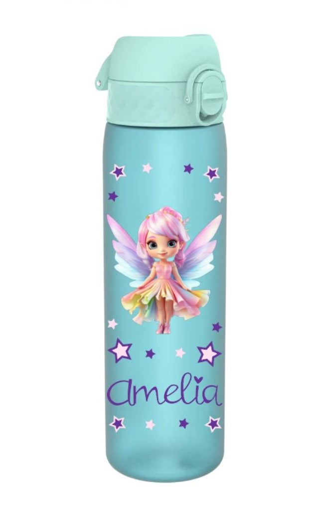 trinkflasche, trinkfasche kinder, trinkflasche personalisiert, trinkflasche bpa frei, trinkflasche sport, trinkflasche kinder personalisiert, trinkflasche auslaufsicher, wasserflasche, wasserflasche personalisiert, wasserflasche kinder, trinkflasche kinder kaufen, trinkflasche mit name, trinkflasche kinder mit name, trinkflasche hellblau, trinkflasche personalisiert fee, trinkflasche mädchen, trinkflasche kindergarten, trinkflasche schule, trinkflasche beschriftet, trinkflasche bedruckt, ohne strohhalm