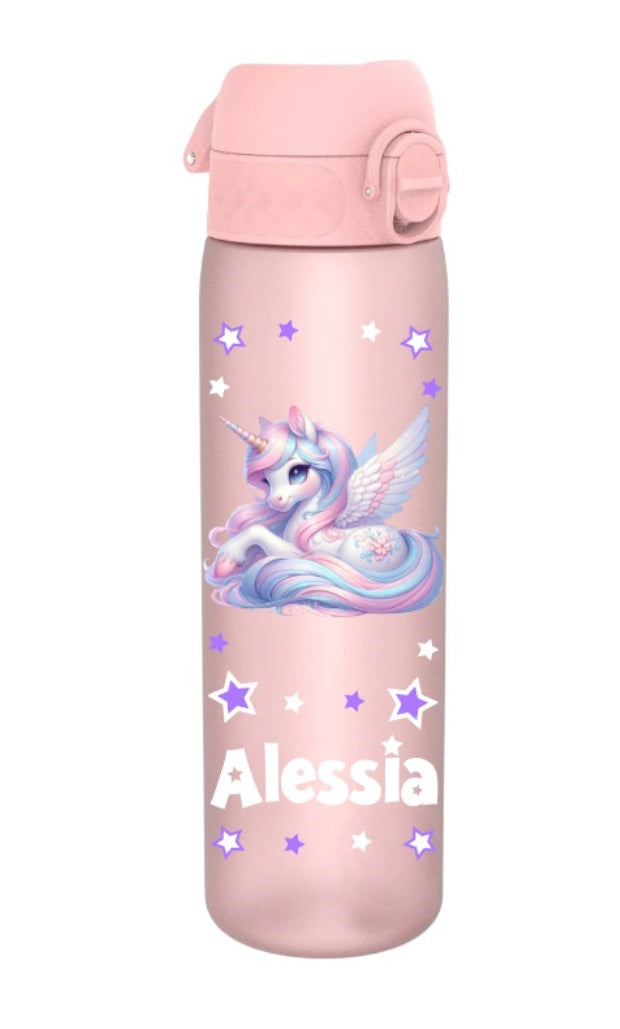 trinkflasche, trinkfasche kinder, trinkflasche personalisiert, trinkflasche bpa frei, trinkflasche sport, trinkflasche kinder personalisiert, trinkflasche auslaufsicher, wasserflasche, wasserflasche personalisiert, wasserflasche kinder, trinkflasche kinder kaufen, trinkflasche mit name, trinkflasche kinder mit name, trinkflasche rosa, trinkflasche personalisiert einhorn, trinkflasche mädchen, trinkflasche kindergarten, trinkflasche schule, trinkflasche beschriftet, trinkflasche bedruckt, ohne strohhalm