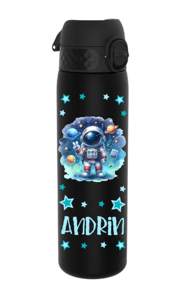 trinkflasche, trinkfasche kinder, trinkflasche personalisiert, trinkflasche bpa frei, trinkflasche sport, trinkflasche kinder personalisiert, trinkflasche auslaufsicher, wasserflasche, wasserflasche personalisiert, wasserflasche kinder, trinkflasche kinder kaufen, trinkflasche mit name, trinkflasche kinder mit name, trinkflasche schwarz, trinkflasche personalisiert astronaut, trinkflasche junge, trinkflasche kindergarten, trinkflasche schule, trinkflasche beschriftet, trinkflasche bedruckt, ohne strohhalm