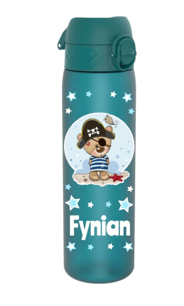 trinkflasche, trinkfasche kinder, trinkflasche personalisiert, trinkflasche bpa frei, trinkflasche sport, trinkflasche kinder personalisiert, trinkflasche auslaufsicher, wasserflasche, wasserflasche personalisiert, wasserflasche kinder, trinkflasche kinder kaufen, trinkflasche mit name, trinkflasche kinder mit name, trinkflasche türkis, trinkflasche personalisiert bär, trinkflasche junge, trinkflasche kindergarten, trinkflasche schule, trinkflasche beschriftet, trinkflasche bedruckt, ohne strohhalm