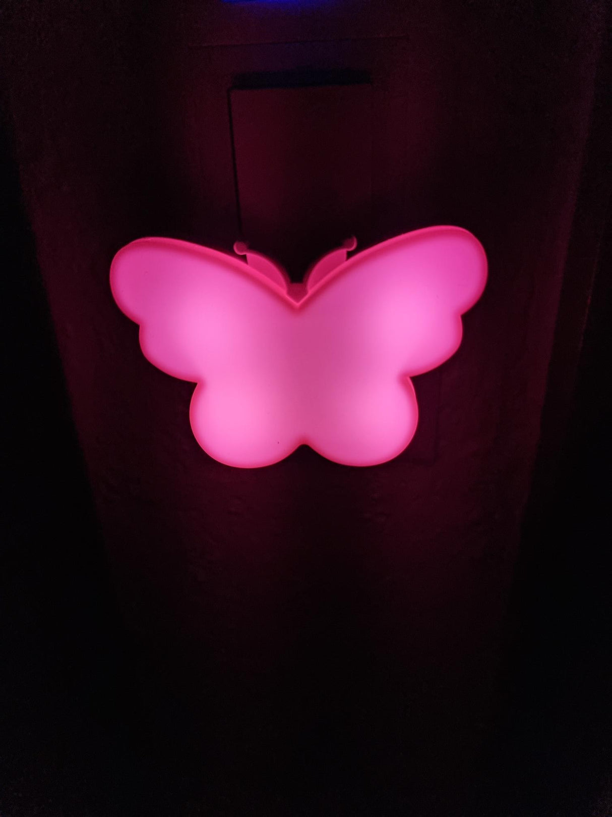 Nachtlicht Steckdose Schmetterling LED Pink
