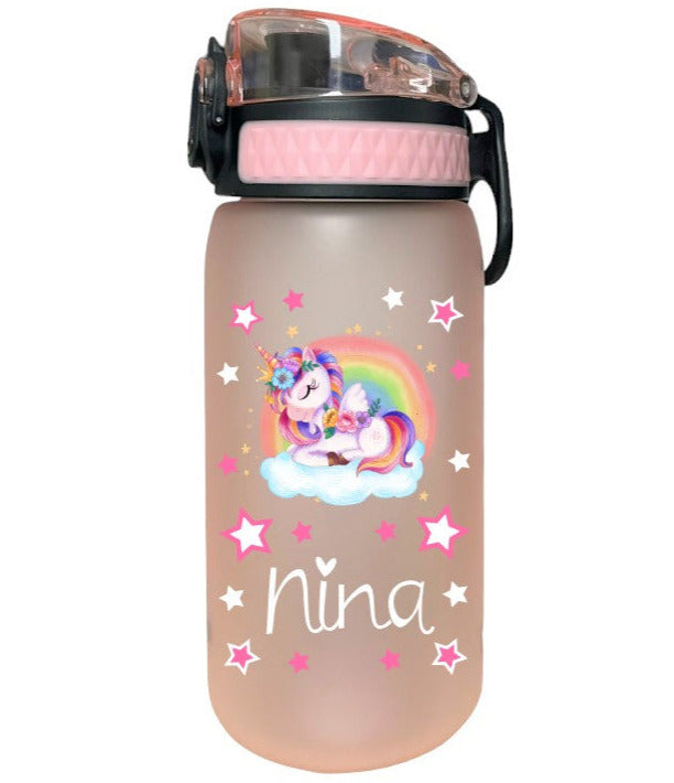 trinkflasche einhorn, trinkflasche einhorn kaufen, trinkflasche einhorn personalisiert, trinkflasche kinder einhorn, trinkflasche kinder einhorn personalisiert, trinkflasche mädchen einhorn, trinkflasche rosa, trinkflasche kinder rosa, trinkflasche kinder auslaufsicher, trinkflasche mit name,trinkflasche kinder mit name, trinkflasche kaufen, trinkflasche kinder kaufen, trinkflasche personalisiert schweiz