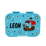 znünibox pirat, znünibox kinder pirat, lunchbox pirat, lunchbox kinder pirakt, znünibox kinder pirat personalisiert, znünibox pirat personalisiert, znünibox pirat auslaufsicher, znünibox spülmaschinenfest, znünibox günstig, znünibox günstig personalisiert, lunchbox junge, znünibox junge, znünibox junge mit name, znünibox junge personalisiert, lunchbox junge personalisiert, lunchbox junge, brotdose junge, brotdose pirat, brotdose junge personalisiert