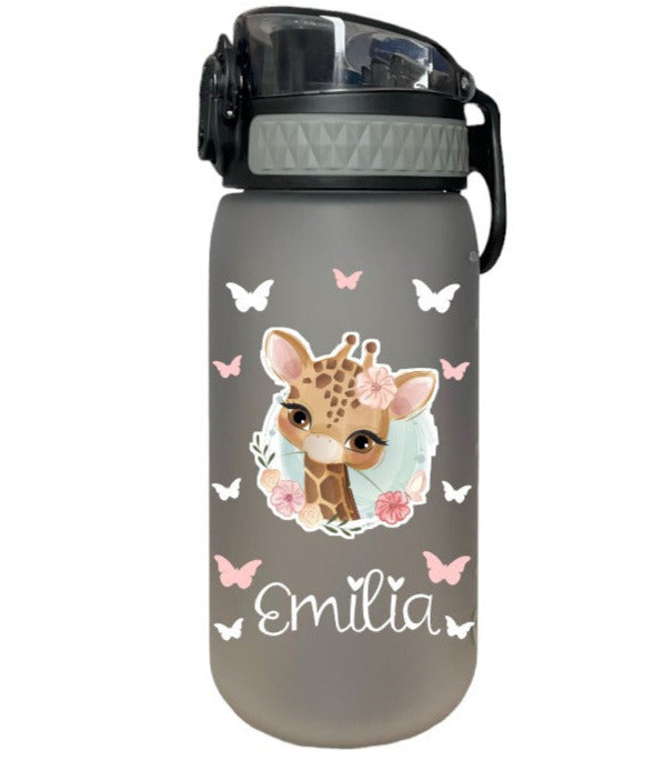 trinkflasche, trinkflasche kinder, trinkflasche grau, trinkflasche kinder grau,trinkflasche ion8, trinkflasche ion8 personalisiert, trinkflasche kindergarten,trinkflasche schule, trinkflasche kinder schule, trinkflasche kinder beschriftet, trinkflasche kinder bedruckt, trinkflasche bedruckt, trinkflasche beschrifet,trinkflasche mit name,trinkflasche kinder mit name,trinkflasche leicht, trinkflasche kinder leicht