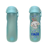 trinkflasche, sport trinkflasche, wasserflasche, trinkflasche personalisiert, sport trinkflasche personalisiert, wasserflasche personalisiert, trinkflasche auslaufsicher, trinkflasche mit name, trinfklasche kohlensäure, trinkflasche kaufen, trinkflasche personalisiert kinder, sport trinkflasche kinder kaufen, trinkflasche schule, trinkflasche bedruckt, trinkflasche beschriftet, trinkflasche hellbla, trinkflasche erwachsene, trinkflasche erwachsene personalisiert, mit motiv, elefant, trinkflasche schweiz