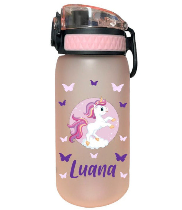 trinkflasche, trinkflasche auslaufsicher, trinkflasche kinder, trinkflasche kinder auslaufsicher, trinkflasche kinder mit name,trinkflasche kinder bedruckt, trinkflasche spülmaschinenfest, trinkflasche kinder spülmaschinenfest, trinkflasche kinder personalisiert günstig, trinkflasche günstig, trinkflasche personalisiert günstig